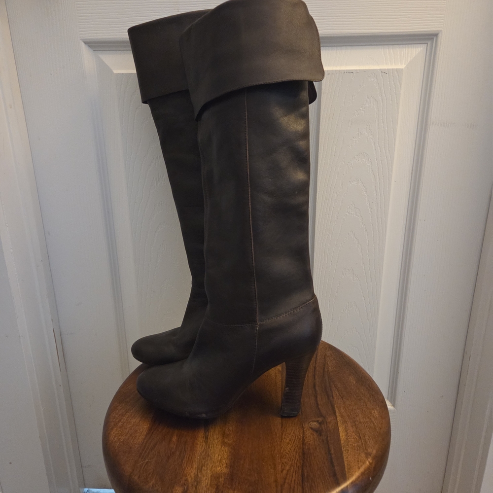 Elegant Steve Madden Leather Brown Knee-High Boots - Picture 4 of 6